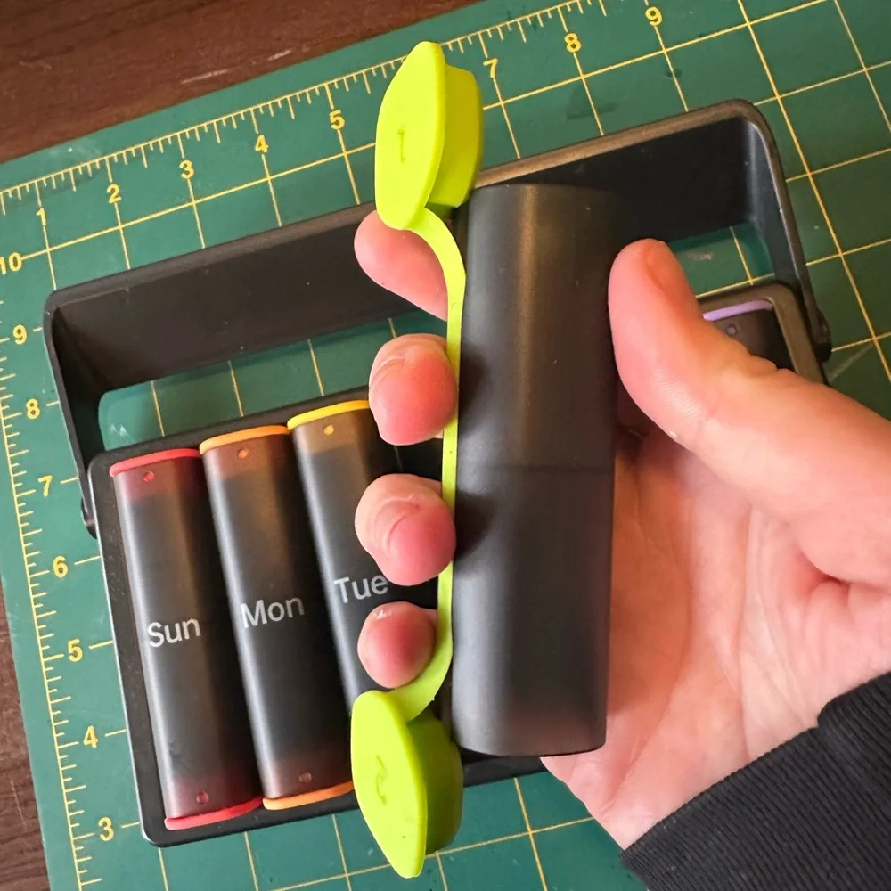 KOVIUU Multicolor pill counter